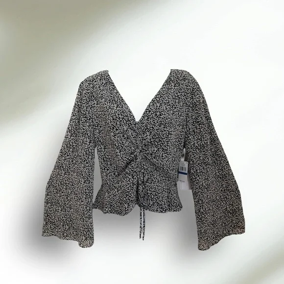 1.STATE Women’s Top Long Sleeve Adjustable Center Ruched V-Neck Top. - Picture 2 of 4